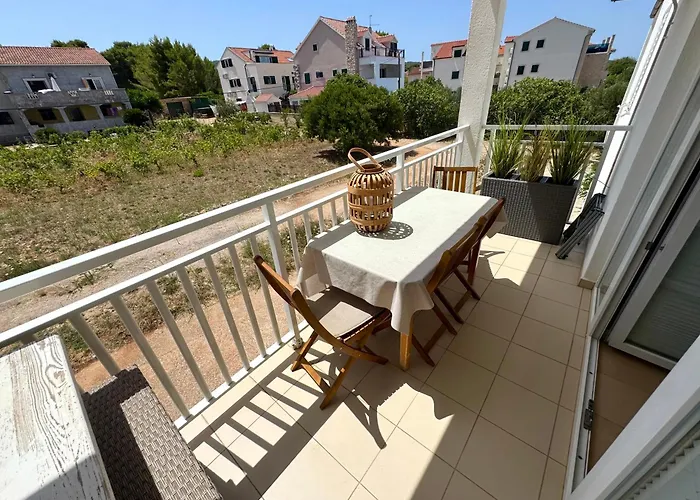 Mirca By The Sea Mirce