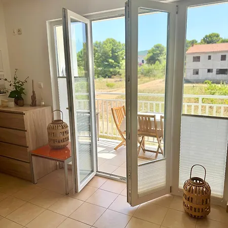 Mirca By The Sea Апартаменты