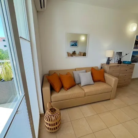 Mirca By The Sea Апартаменты *